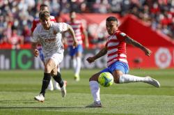 开云体育官网-比利亚雷亚尔客场逼平，保持不败纪录