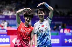 开云体育下载-包含史诗对决！羽毛球上演极限翻盘的词条