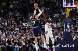 开云体育app-掘金鏖战热火，乔治带队取胜