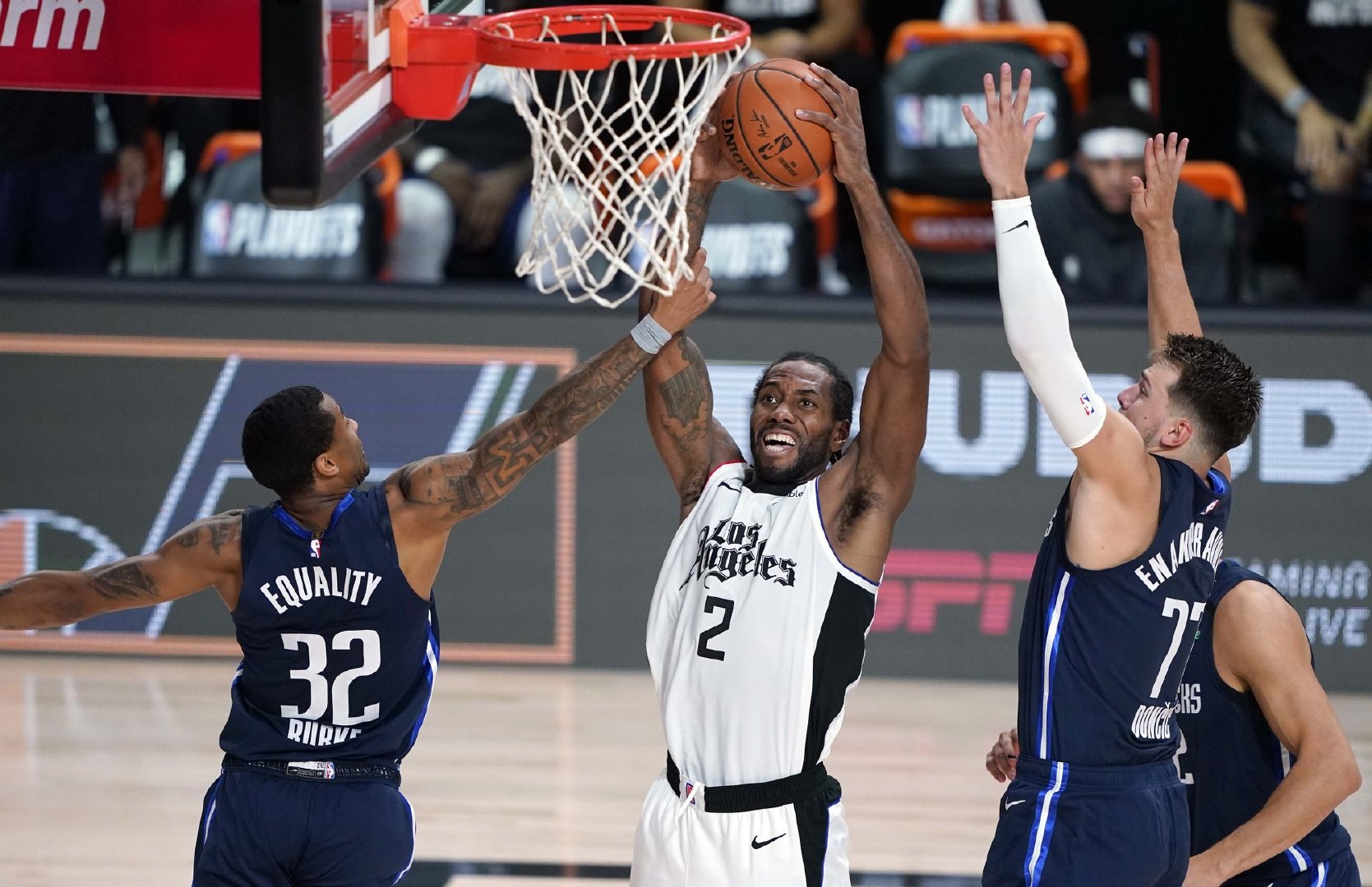 韩国篮球联赛季后赛半决赛过后，浦项制铁队成功晋级