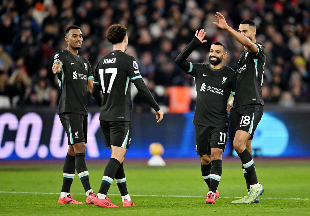 西汉姆联球队士气高涨,成功摆脱连败困境 西汉姆联球队士气高涨,成功摆脱连败困境