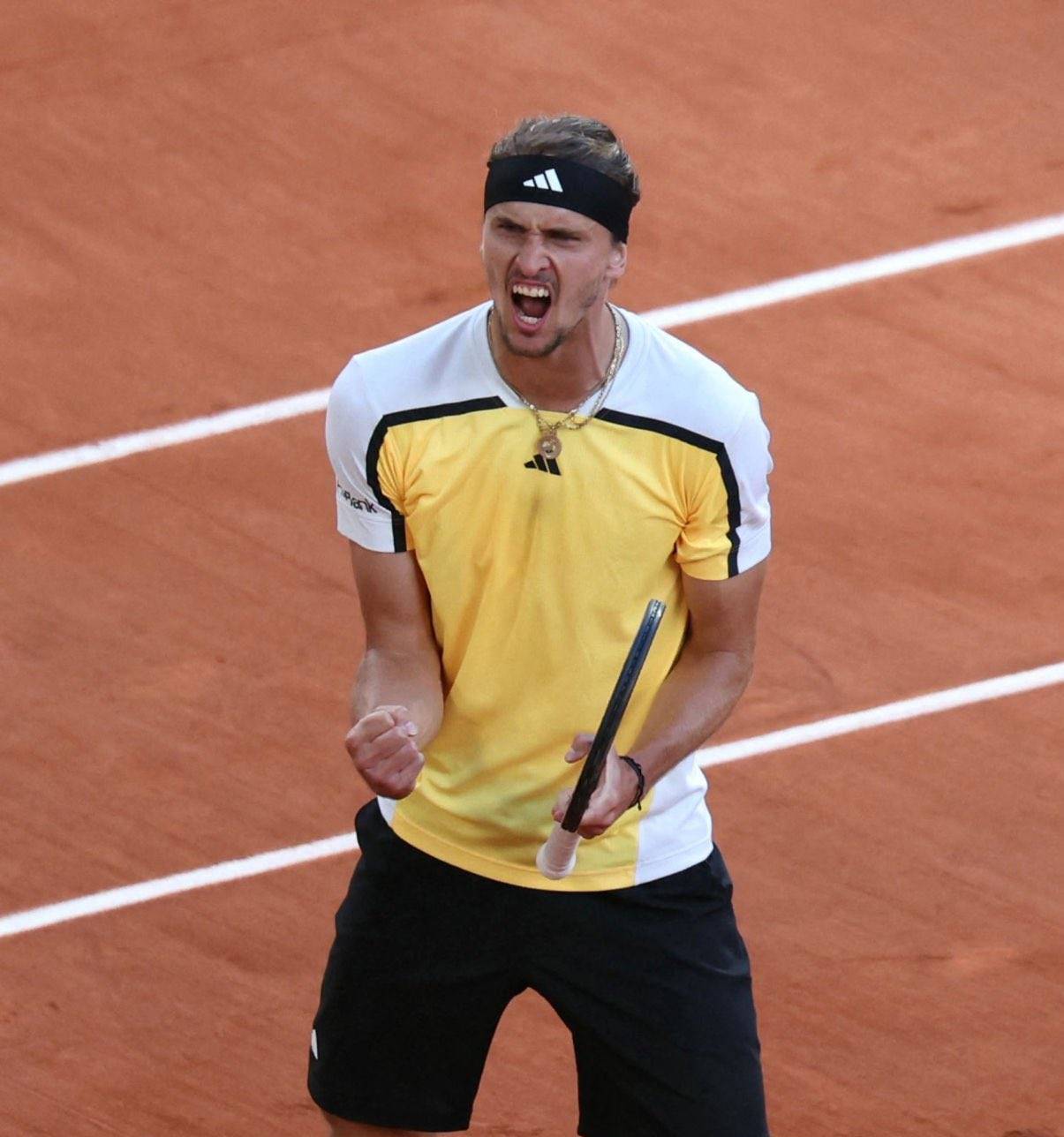 包含欧洲网球队力克世界网球队，兹维列夫高光表现的词条